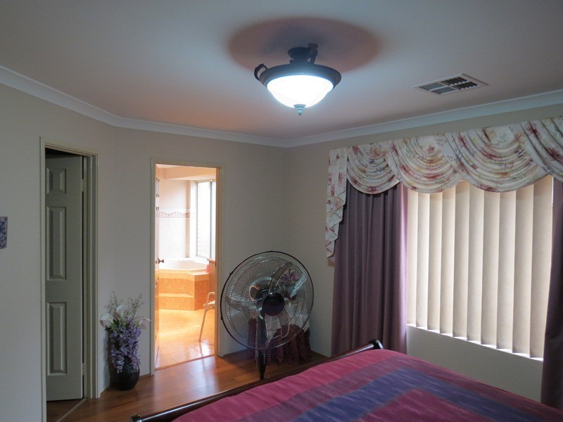 15 Chicladoo Close, Canning Vale WA 6155