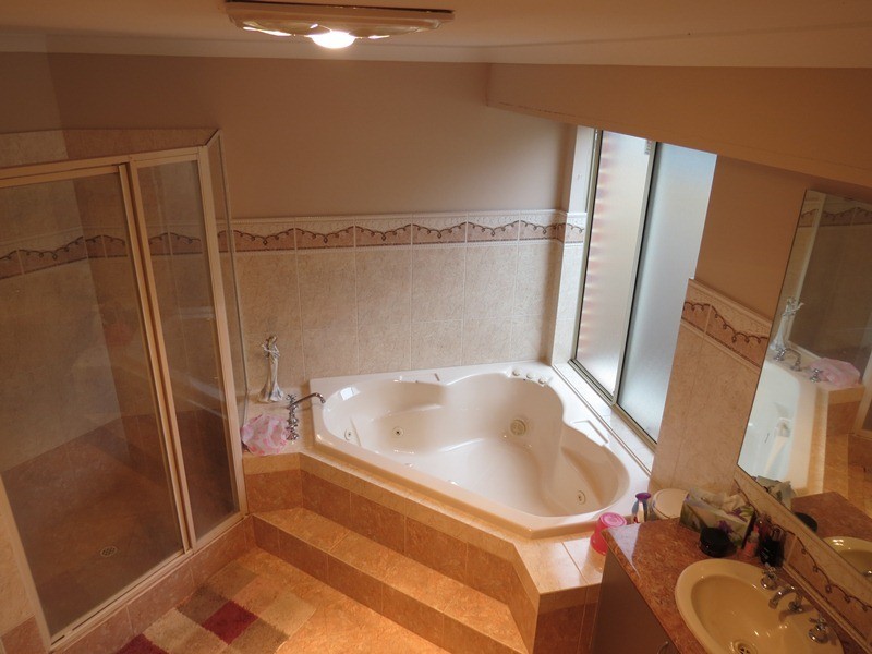 15 Chicladoo Close, Canning Vale WA 6155