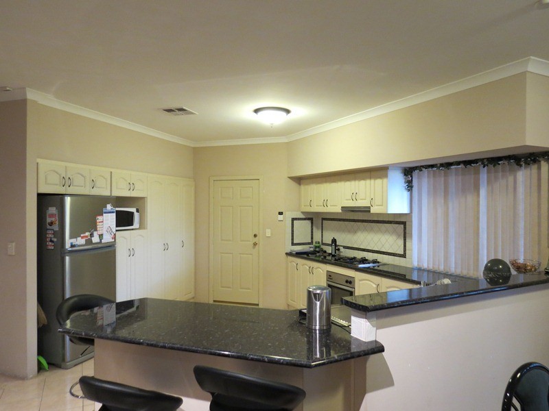 15 Chicladoo Close, Canning Vale WA 6155