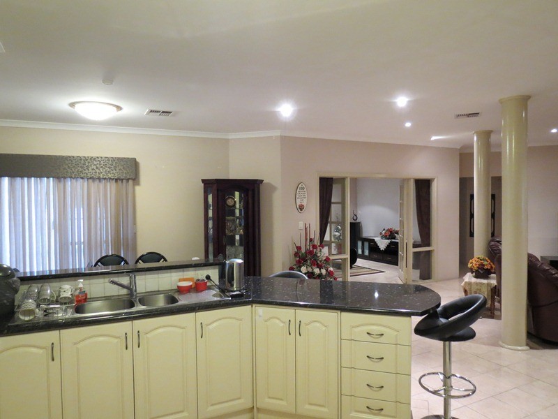 15 Chicladoo Close, Canning Vale WA 6155