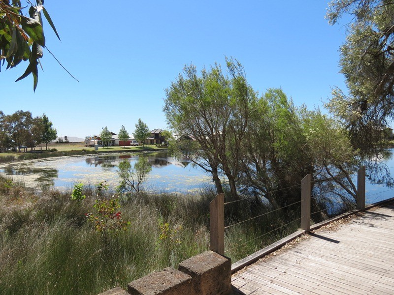 47 Aurora Drive, Atwell WA 6164