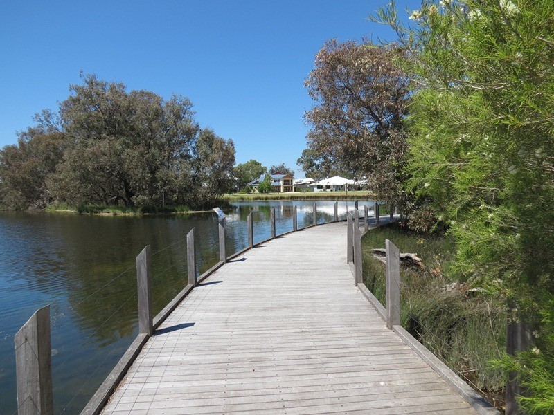 47 Aurora Drive, Atwell WA 6164