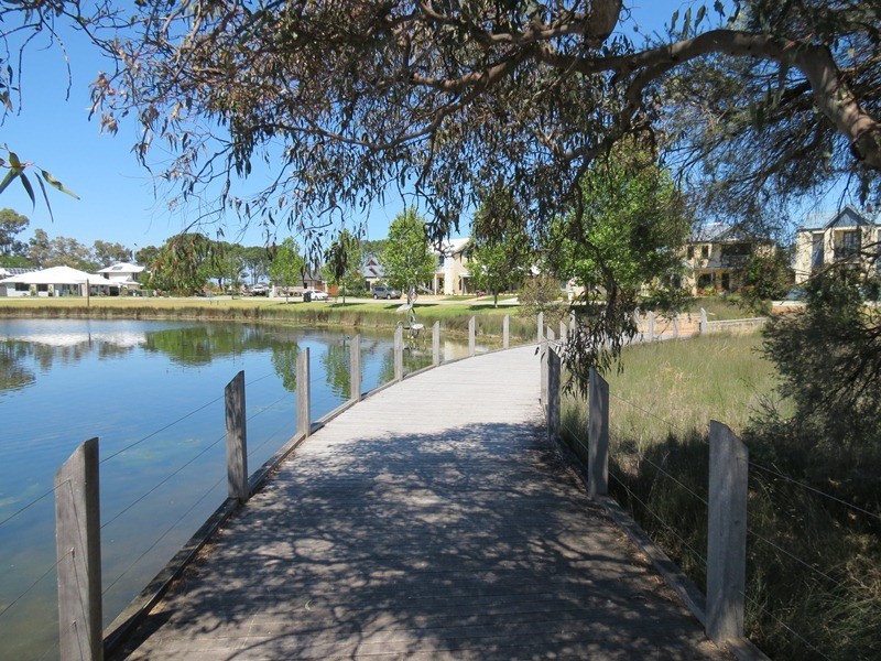 47 Aurora Drive, Atwell WA 6164