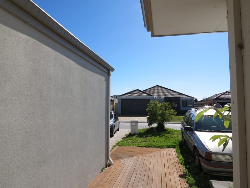 12 Meerup Drive, Success WA 6164