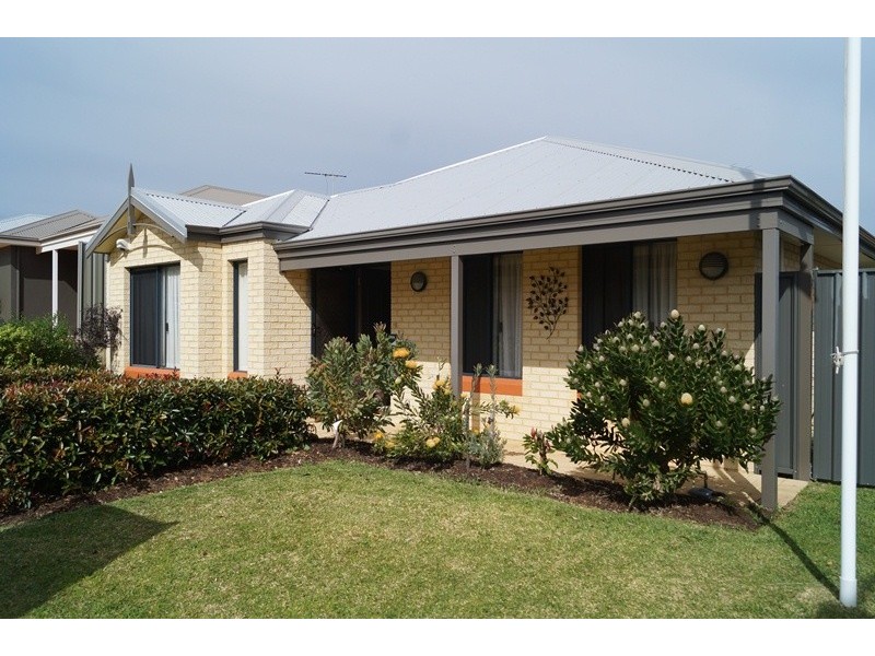 8 Wallingford Crescent, Wellard WA 6170