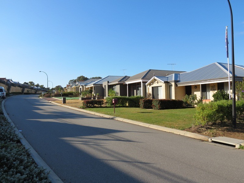 8 Wallingford Crescent, Wellard WA 6170