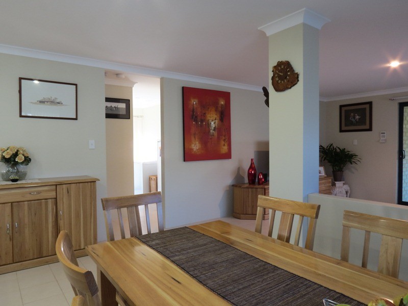 8 Wallingford Crescent, Wellard WA 6170