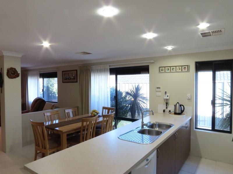 8 Wallingford Crescent, Wellard WA 6170