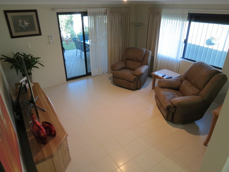 8 Wallingford Crescent, Wellard WA 6170