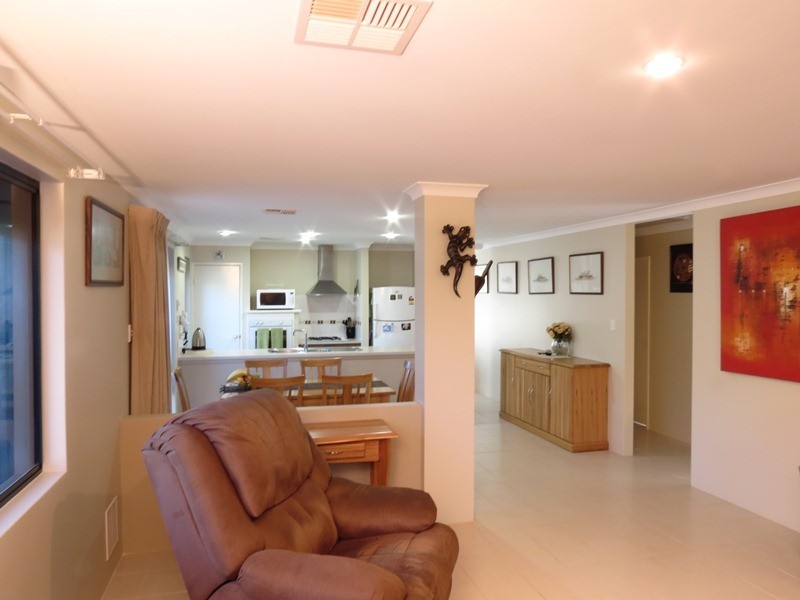 8 Wallingford Crescent, Wellard WA 6170