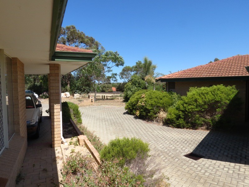 4/16 Rambutan Place, South Lake WA 6164