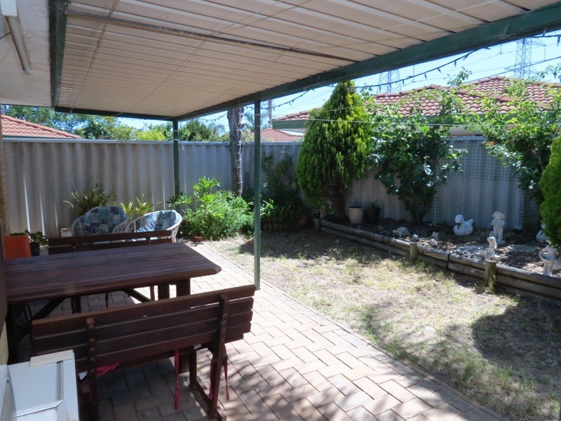 4/16 Rambutan Place, South Lake WA 6164