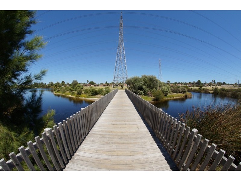 4/16 Rambutan Place, South Lake WA 6164