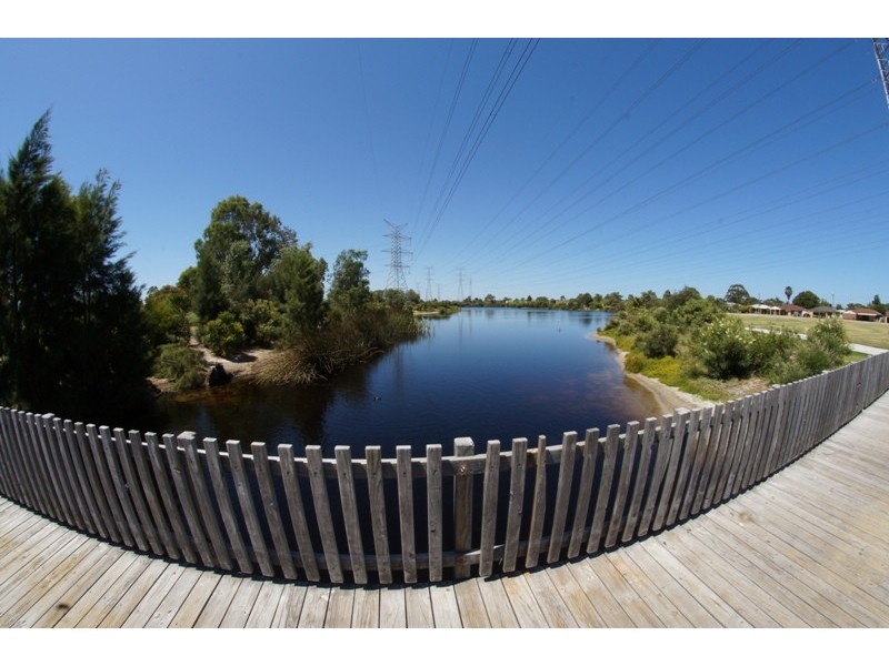 4/16 Rambutan Place, South Lake WA 6164