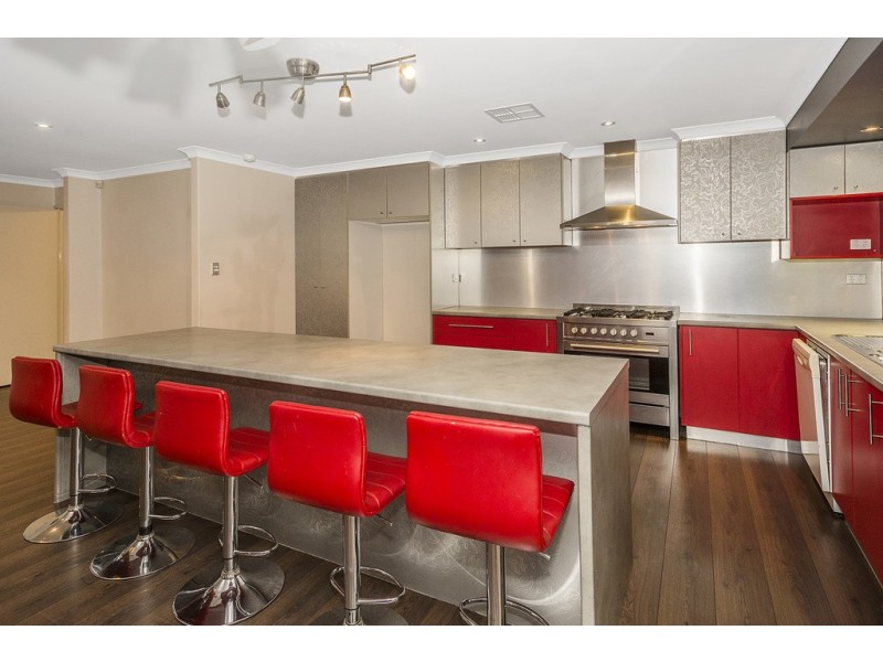 100 Brenchley Drive, Atwell WA 6164