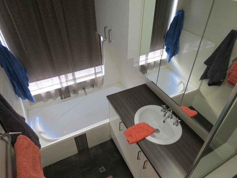 100 Brenchley Drive, Atwell WA 6164