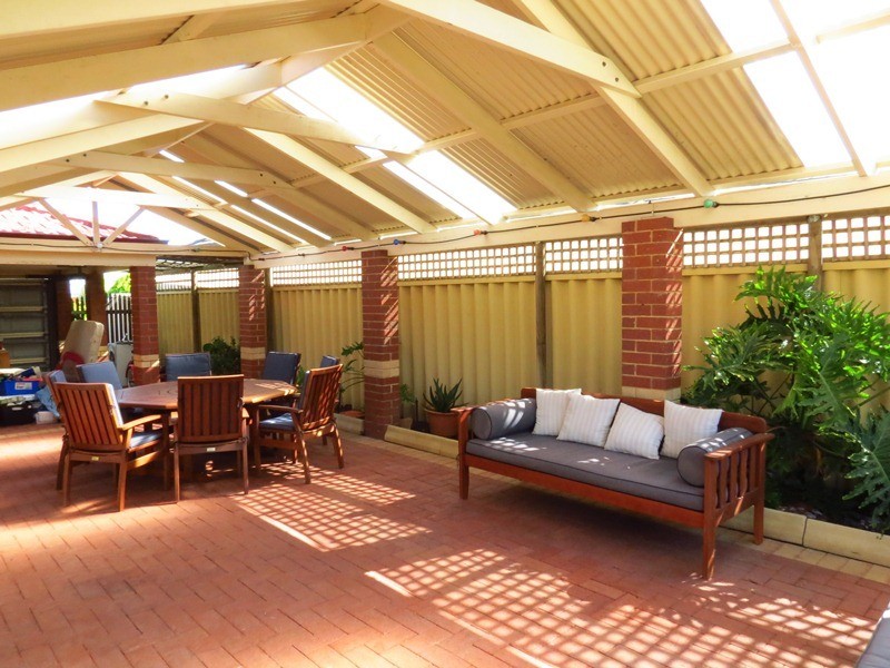 100 Brenchley Drive, Atwell WA 6164