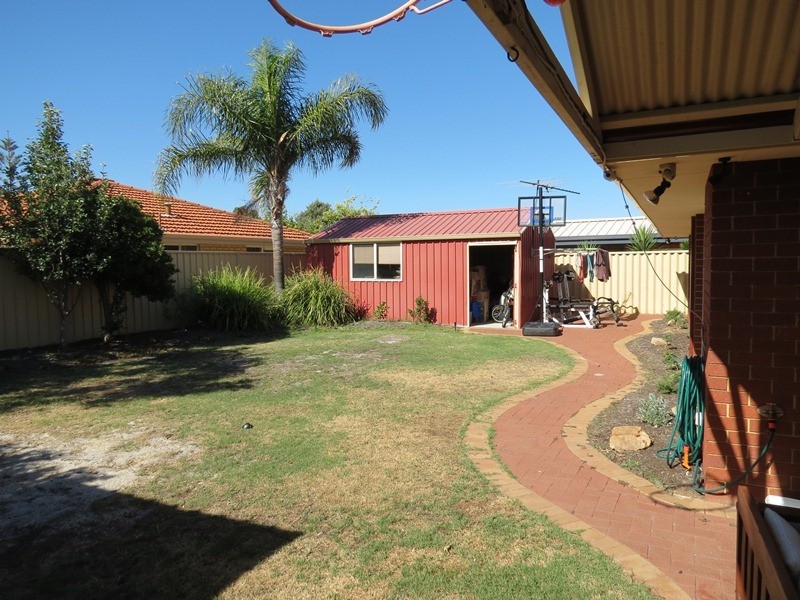 100 Brenchley Drive, Atwell WA 6164