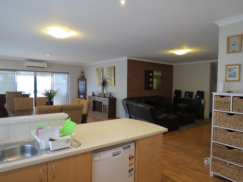 8 Ringwood Loop, Wellard WA 6170