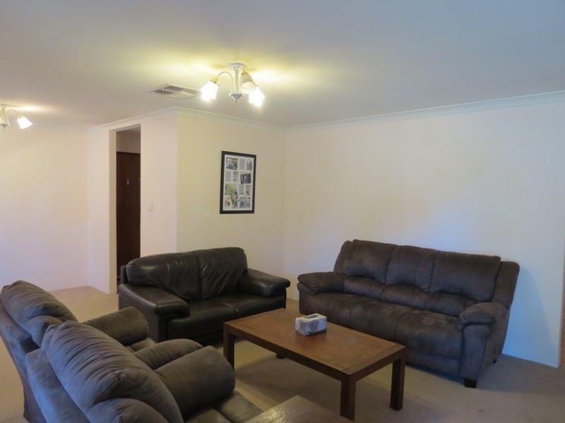 4 Lombe Gardens, Atwell WA 6164