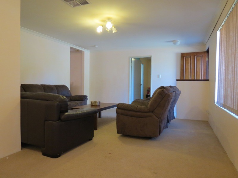 4 Lombe Gardens, Atwell WA 6164