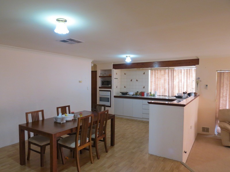 4 Lombe Gardens, Atwell WA 6164