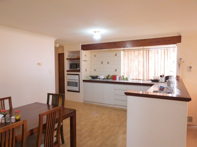 4 Lombe Gardens, Atwell WA 6164