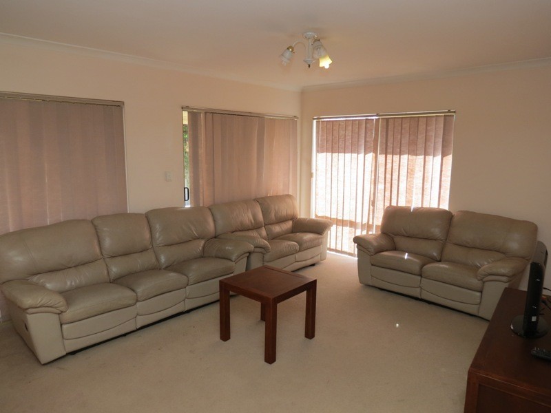 4 Lombe Gardens, Atwell WA 6164