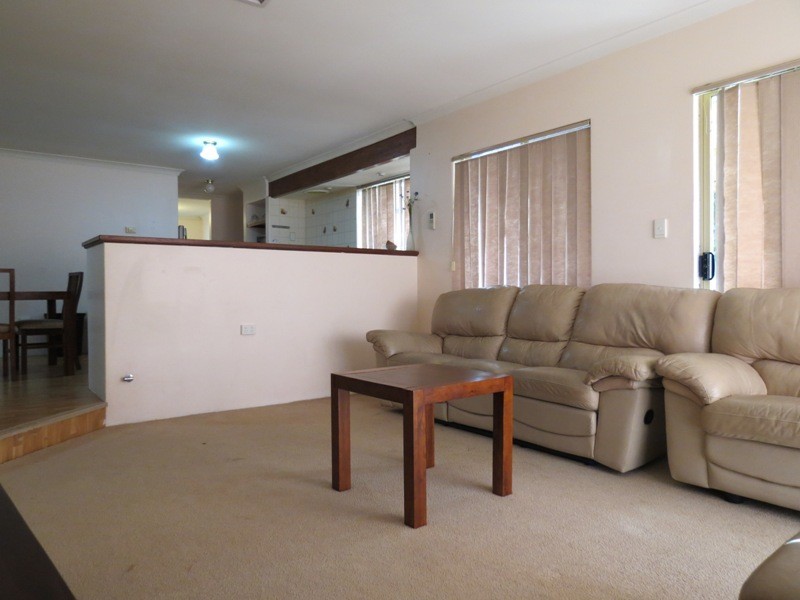4 Lombe Gardens, Atwell WA 6164