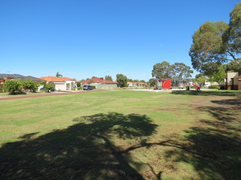 4 Lombe Gardens, Atwell WA 6164