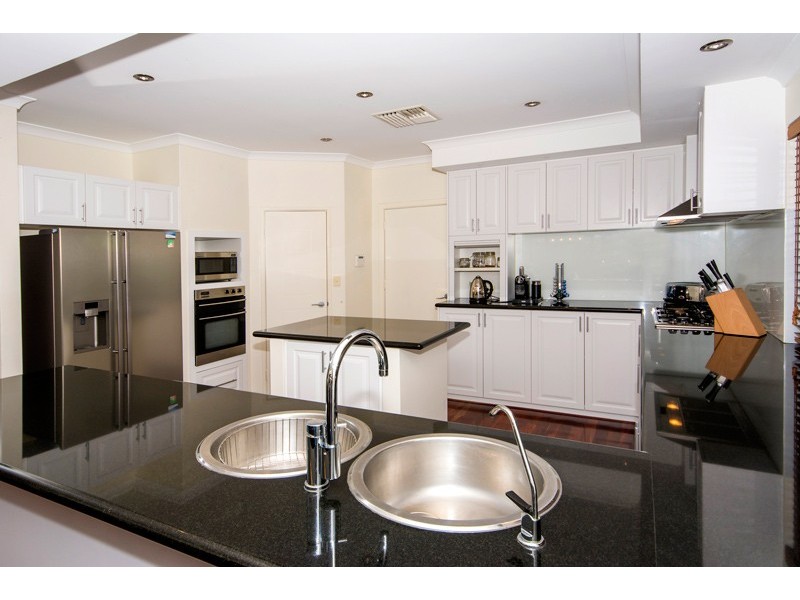 89 Aurora Drive, Atwell WA 6164