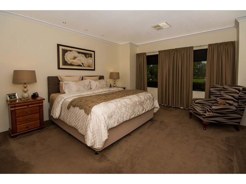 89 Aurora Drive, Atwell WA 6164