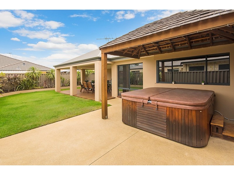 89 Aurora Drive, Atwell WA 6164