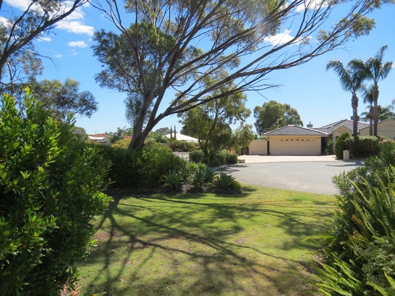 18 Daley Close, Atwell WA 6164