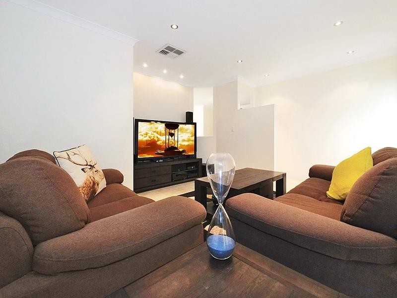 18 Daley Close, Atwell WA 6164