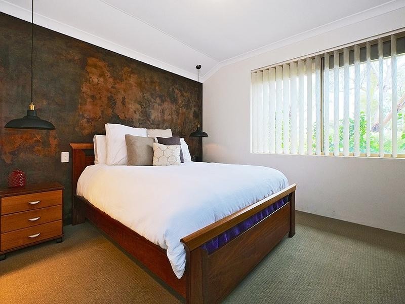 18 Daley Close, Atwell WA 6164