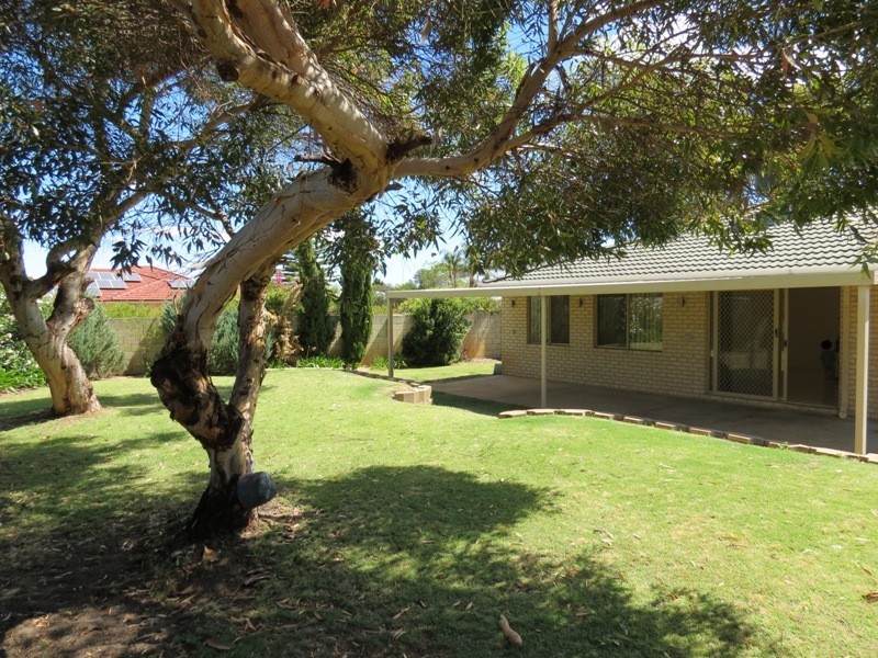 18 Daley Close, Atwell WA 6164