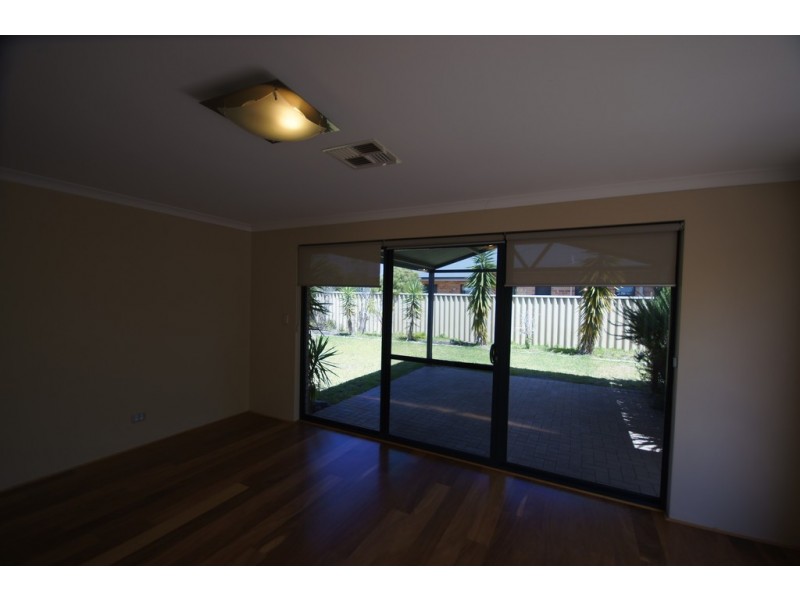 4 Aurora Drive, Atwell WA 6164