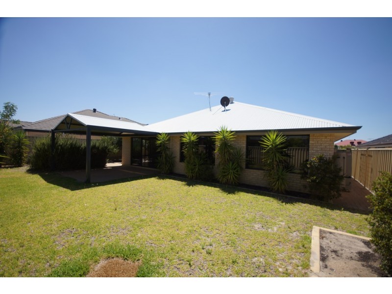 4 Aurora Drive, Atwell WA 6164