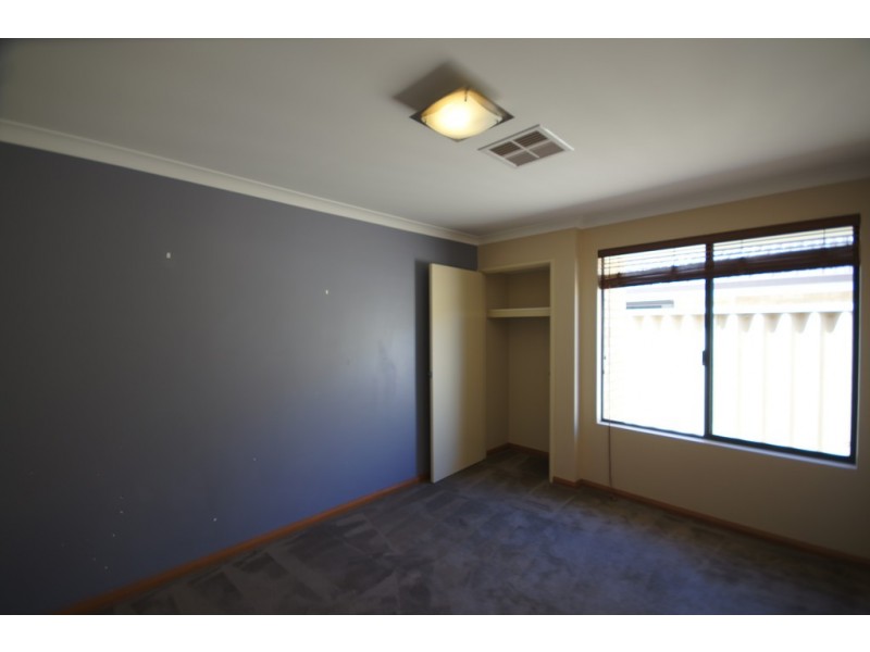 4 Aurora Drive, Atwell WA 6164