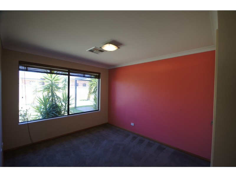 4 Aurora Drive, Atwell WA 6164