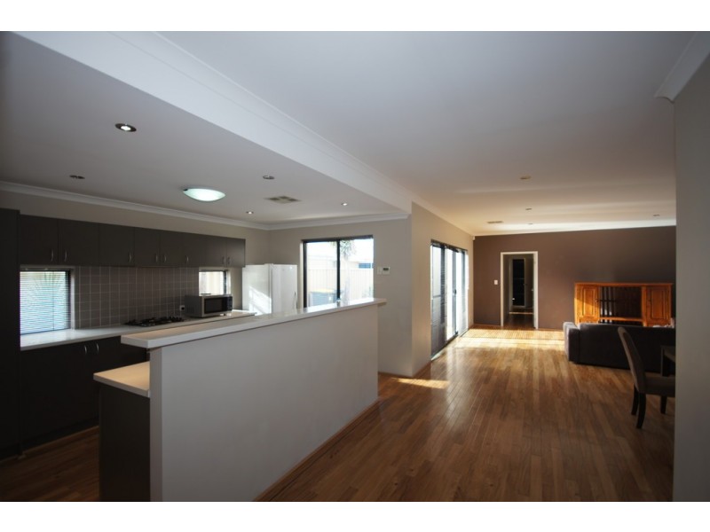 23 Aurora Drive, Atwell WA 6164