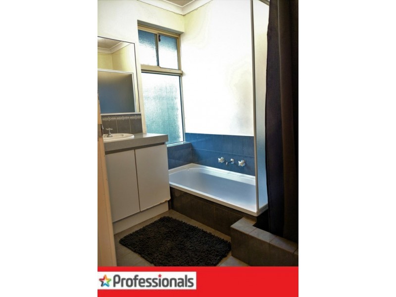 21 Dundee Street, Leeming WA 6149