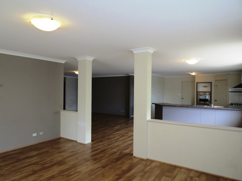 21 Harvest Lakes Blvd, Atwell WA 6164