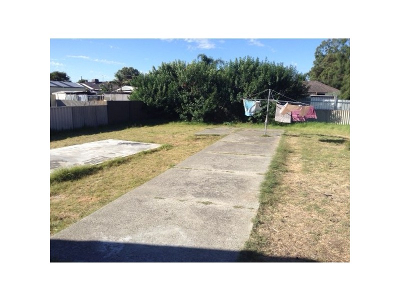98 James Street, Gosnells WA 6110