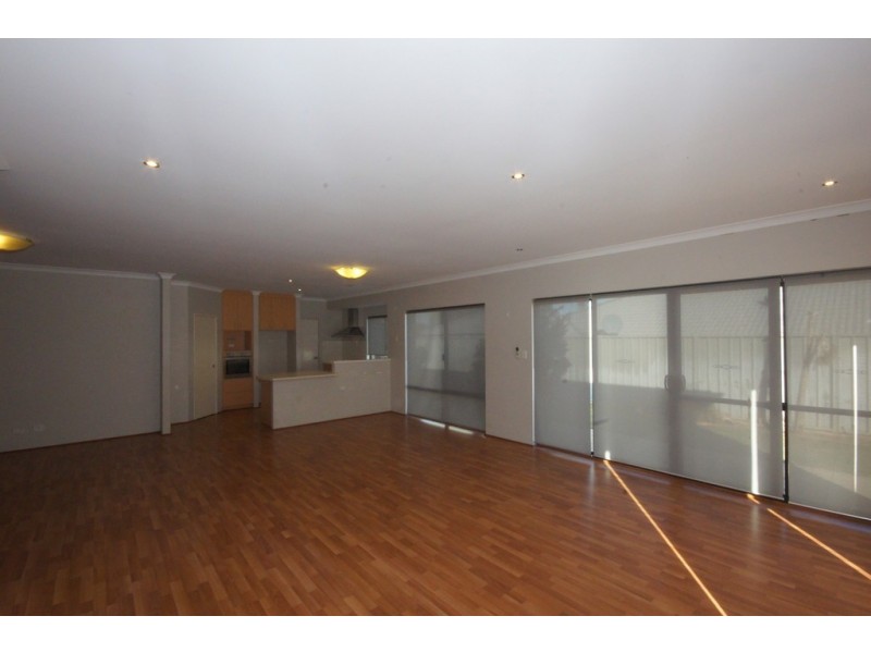 8 Ringwood Loop, Wellard WA 6170