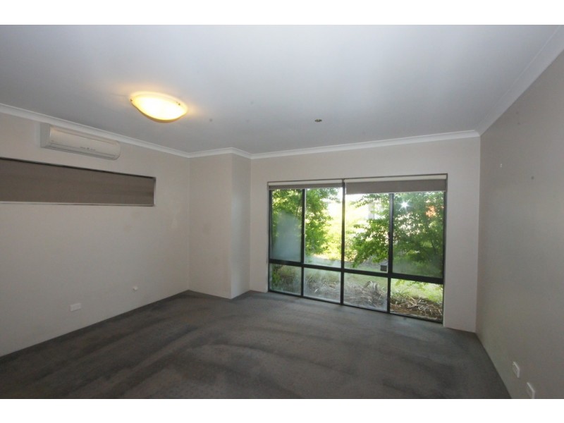 8 Ringwood Loop, Wellard WA 6170