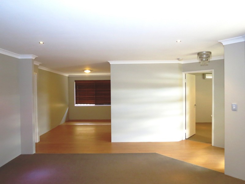 299 Tapper Rd, Atwell WA 6164