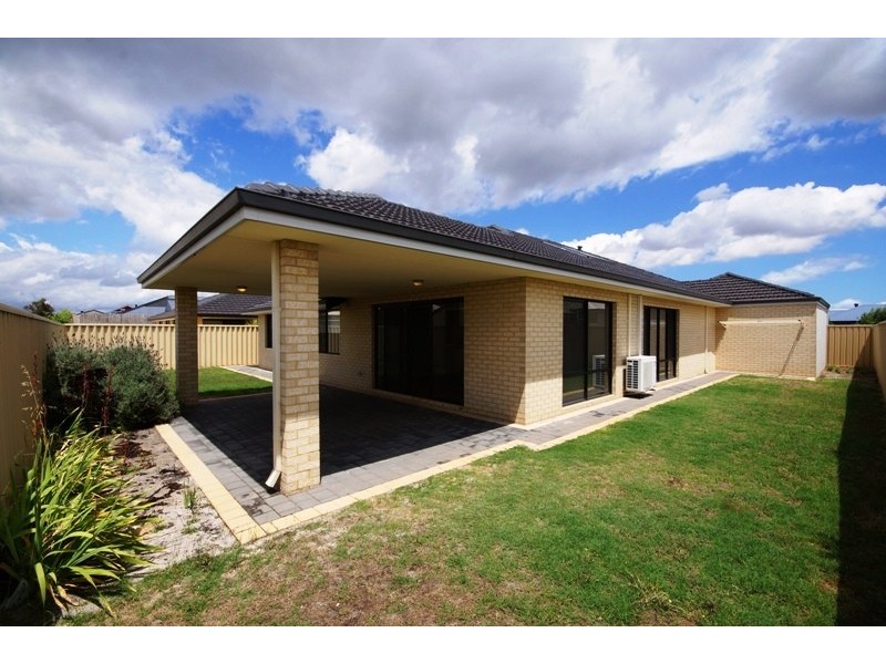 299 Tapper Rd, Atwell WA 6164