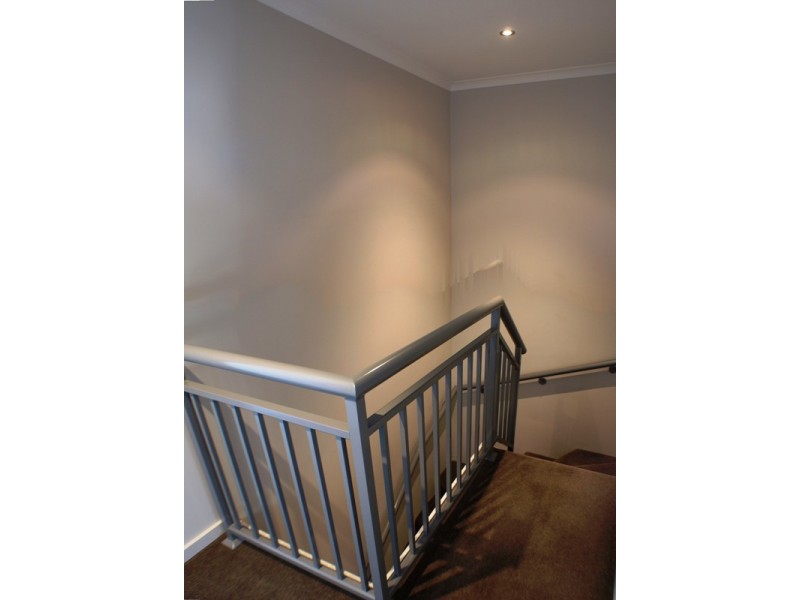 2/11 Pearson Drive, Success WA 6164